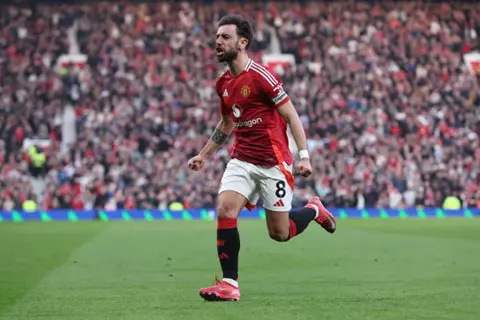 يتبقى أمامه 3 أساطير.. برونو فرنانديز يكتب التاريخ في مانشستر يونايتد